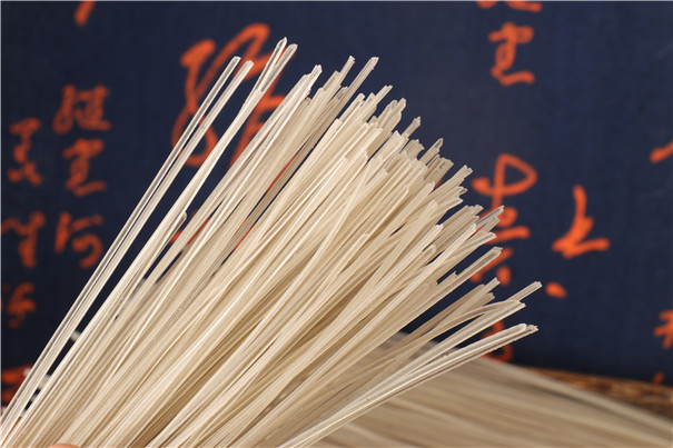 粉條機生產的粉條有哪些明顯特征？怎樣辨別純正真偽？