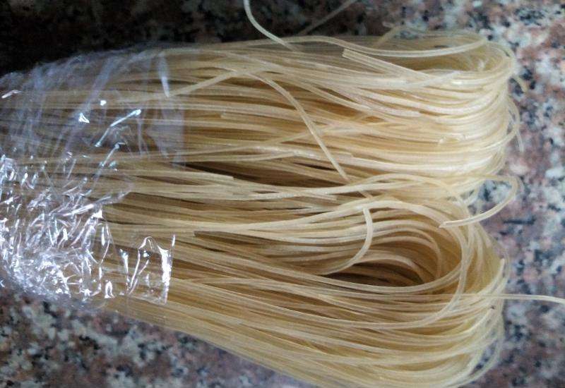 吃紅薯粉條對(duì)健康不好？全自動(dòng)粉條機(jī)的粉條更不好?