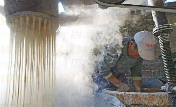  粉條機加工制作各類粉條，對淀粉原料的選擇都有哪些要求？